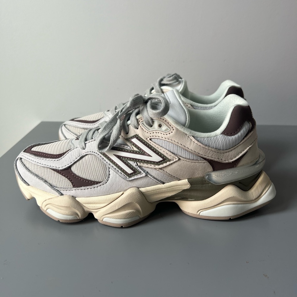 New Balance 9060 Grey matter Timberwolf Women’s 8 Men’s 6.5